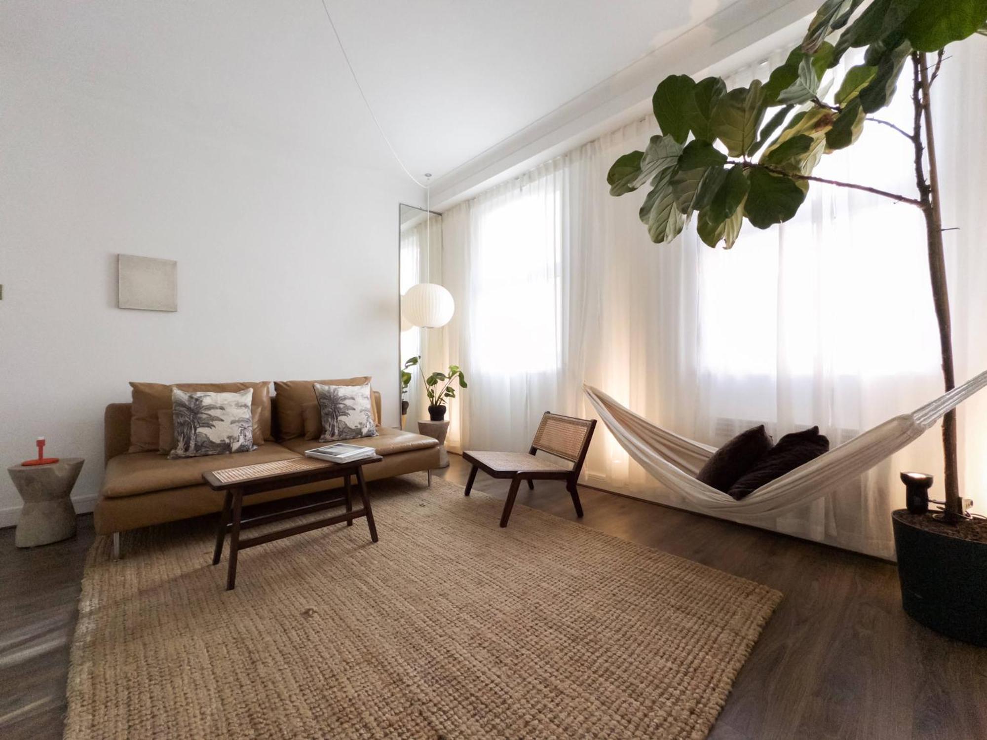 Tranquil Oasis W 100Inch Cinema & Hammock, By The Design Traveller Apartment London Bagian luar foto